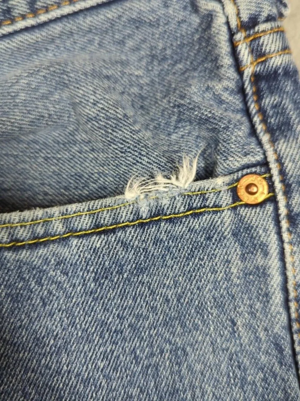 Levi's 550 Jeans Men's 40x30 (Actual 38x29) Blue Denim Relaxed Fit Tapered Leg